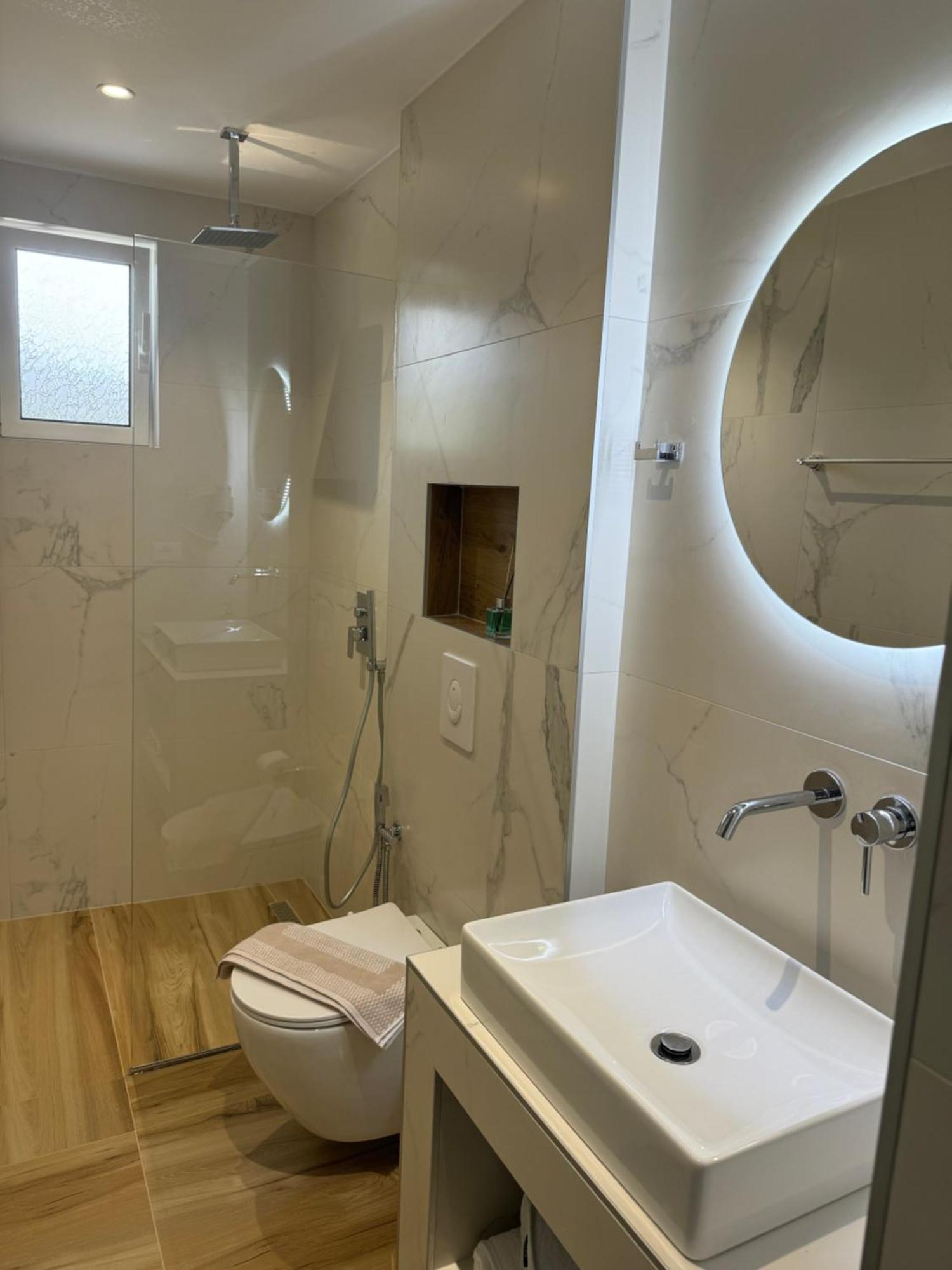 Ion Rooms Химара Экстерьер фото