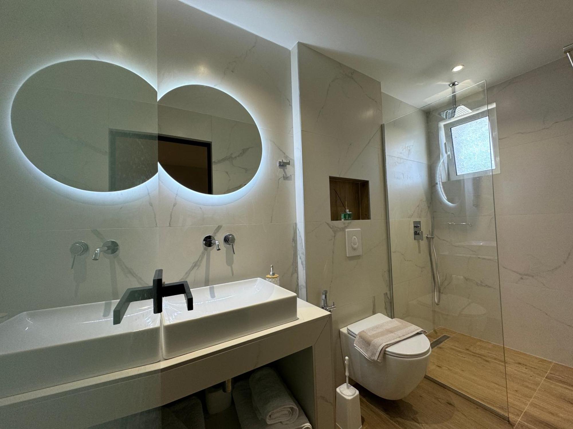 Ion Rooms Химара Экстерьер фото